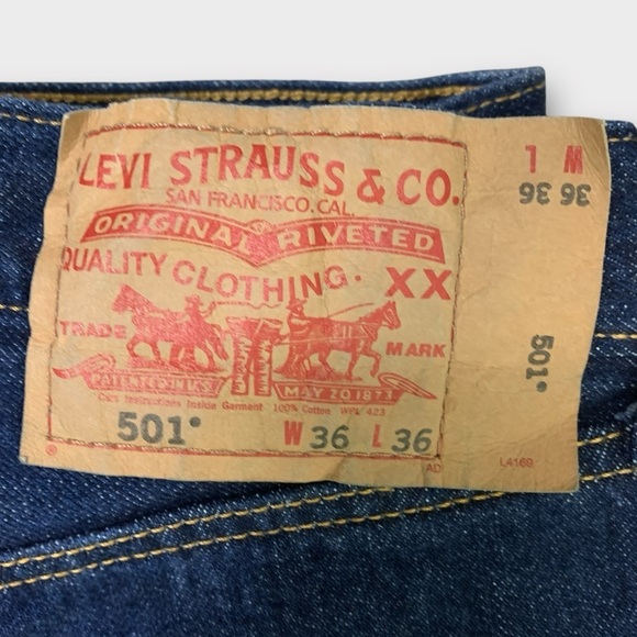 Levis 501 Straight Leg Button Fly Jeans - Picture 7 of 9